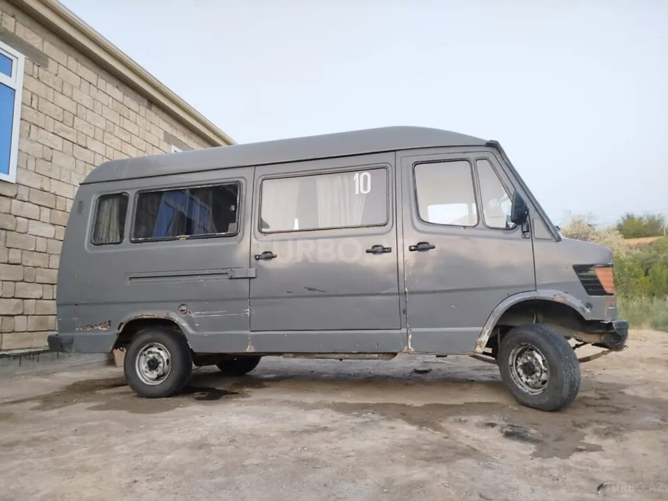 Mercedes 208 D — foto 3/4