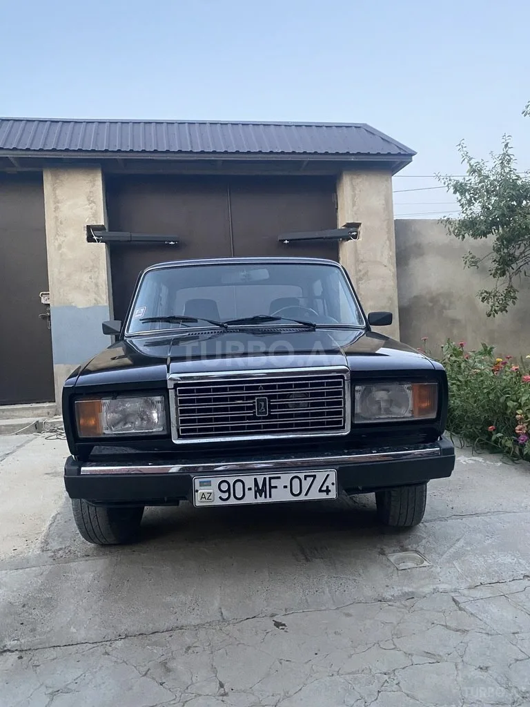 LADA (VAZ) 2107 — foto 1/4