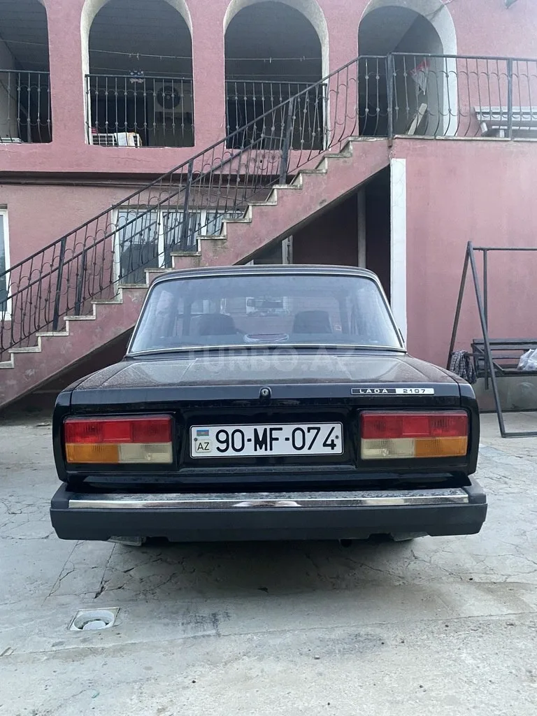 LADA (VAZ) 2107 — foto 2/4