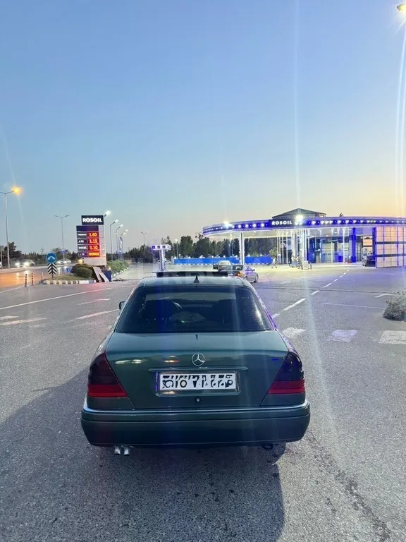 Mercedes C 220 — фото 2/4