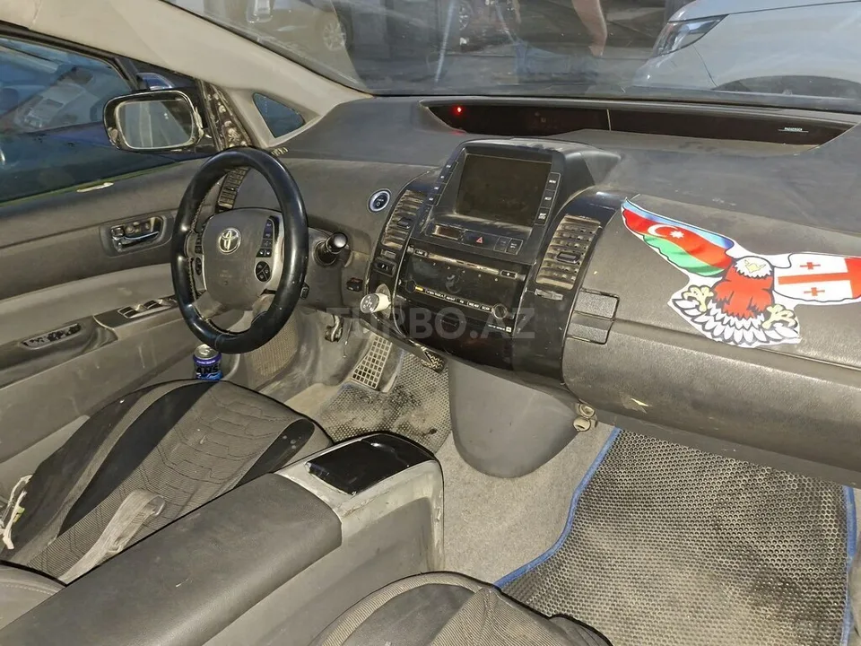 Toyota Prius — фото 2/4