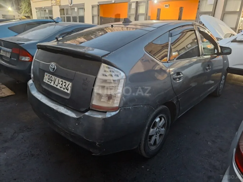 Toyota Prius — фото 4/4
