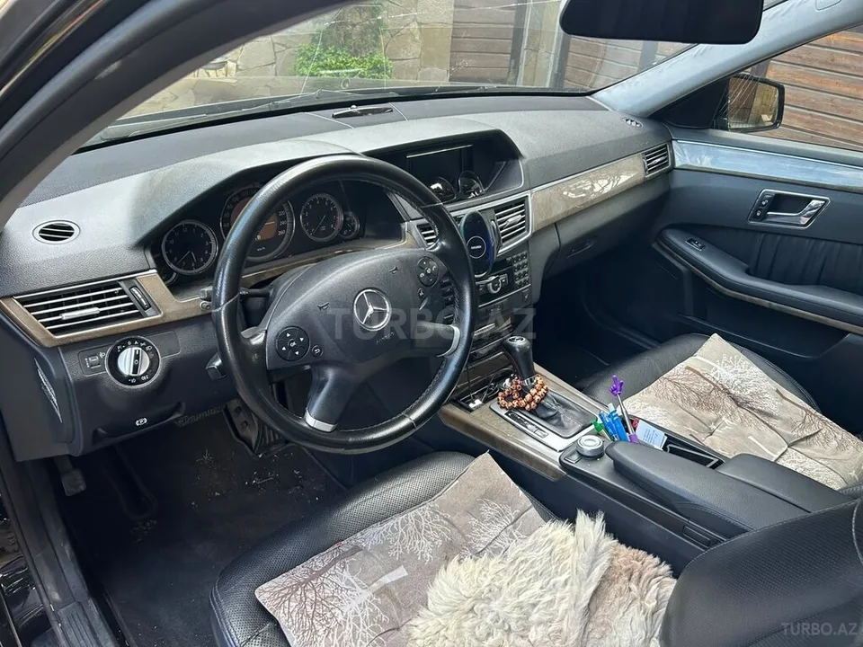 Mercedes E 300 4MATIC — foto 4/4