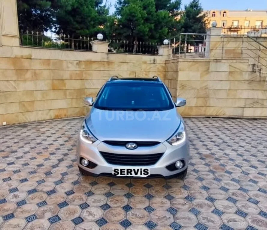 Hyundai ix35 — фото 1/4