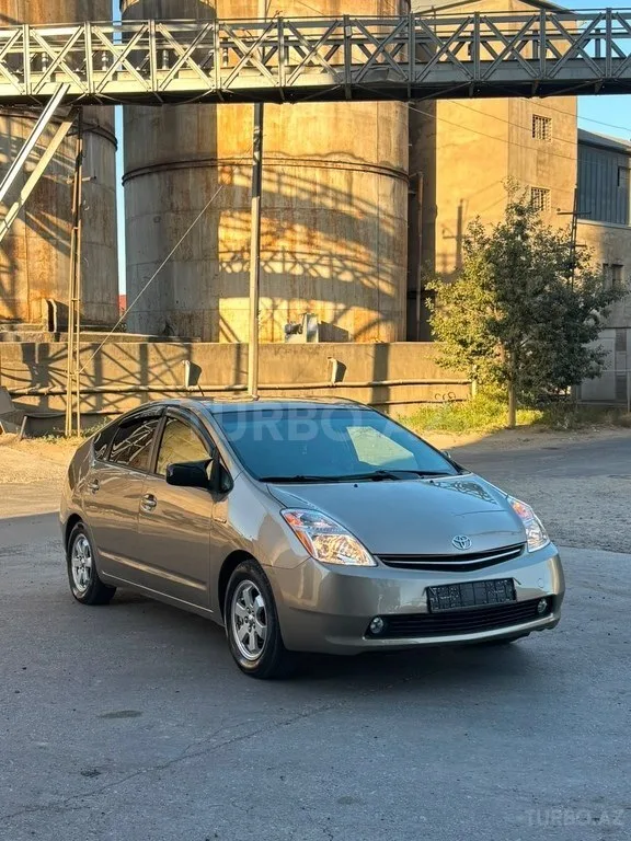 Toyota Prius — foto 3/4