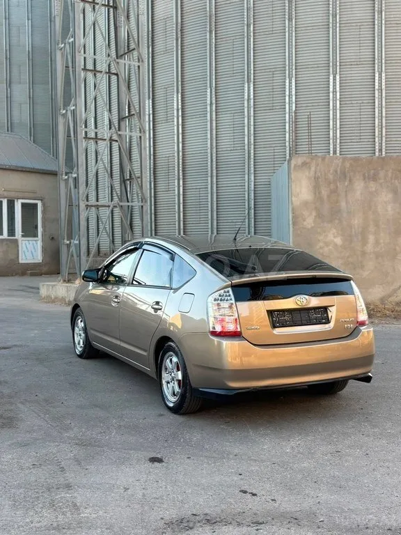 Toyota Prius — foto 4/4