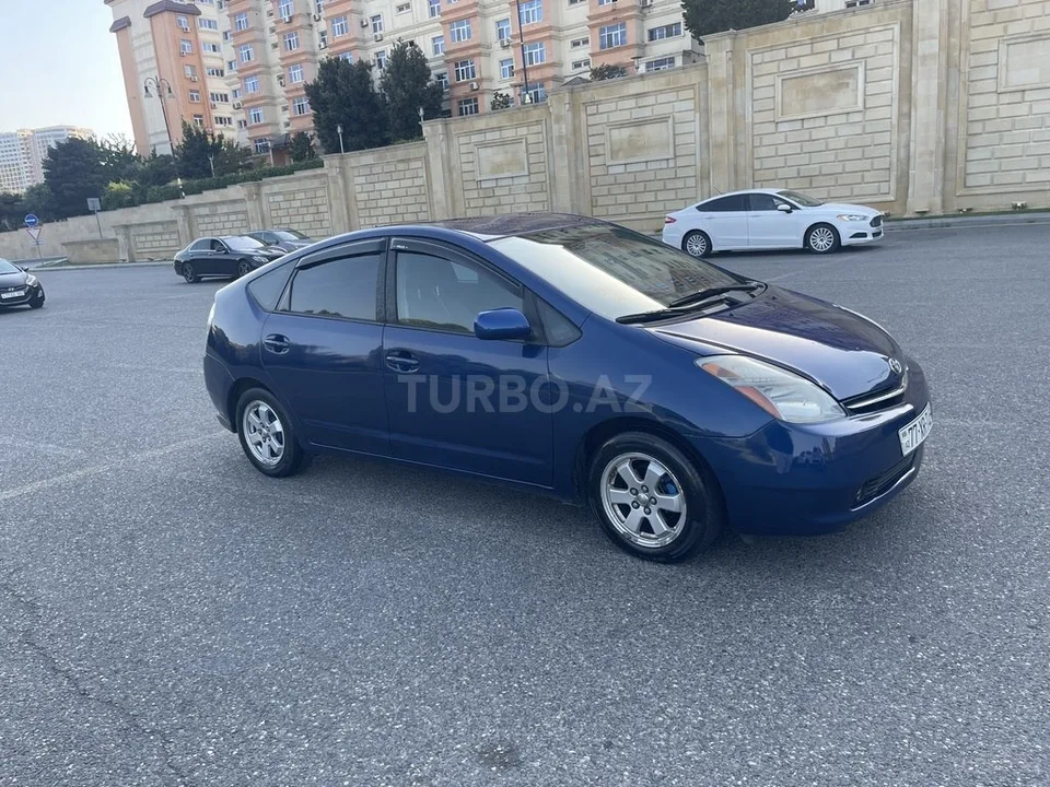 Toyota Prius — фото 4/4