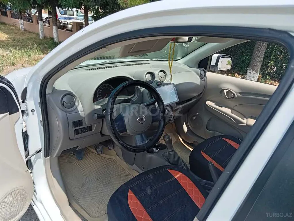 Nissan Sunny — фото 4/4