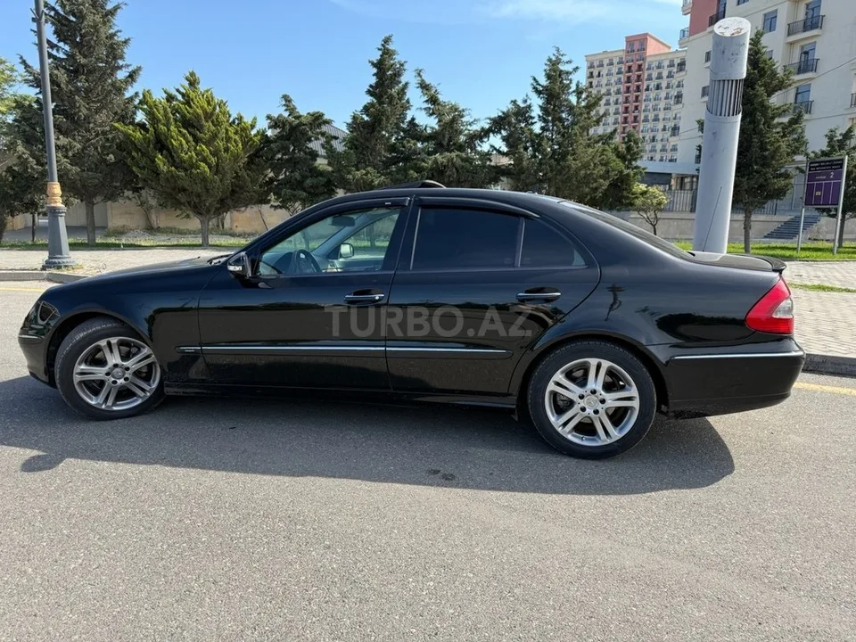 Mercedes E 220 — фото 2/4