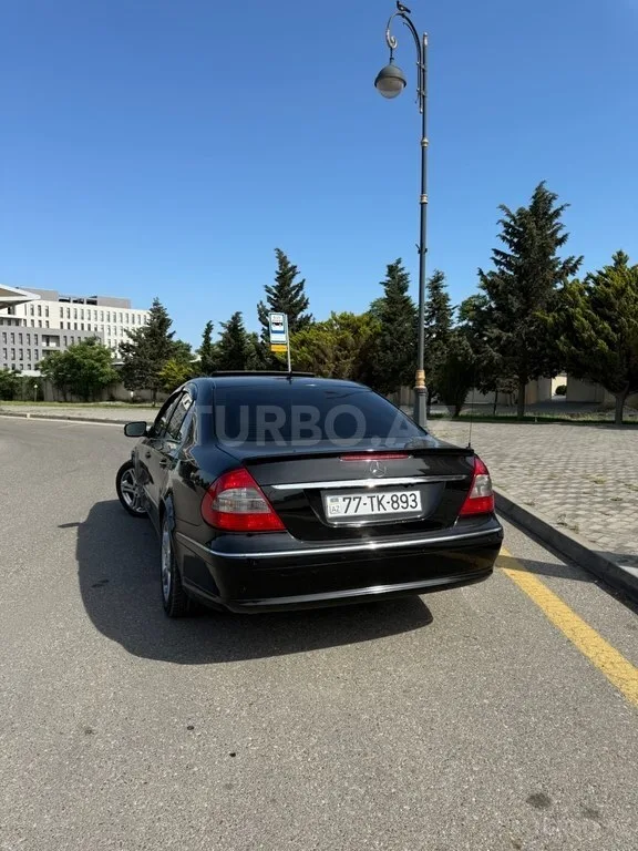 Mercedes E 220 — фото 3/4