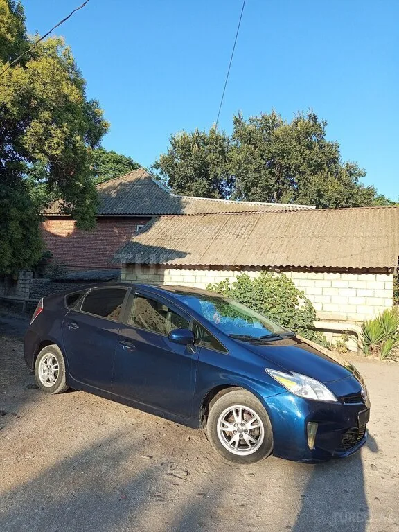 Toyota Prius — фото 2/4