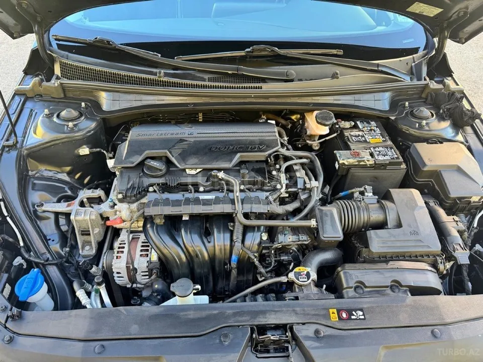 Hyundai Elantra — foto 4/4
