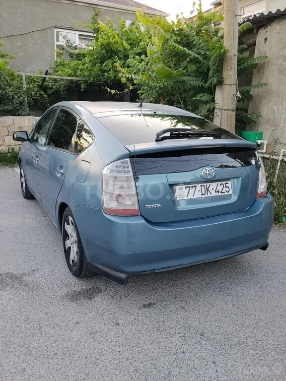 Toyota Prius — фото 2/4