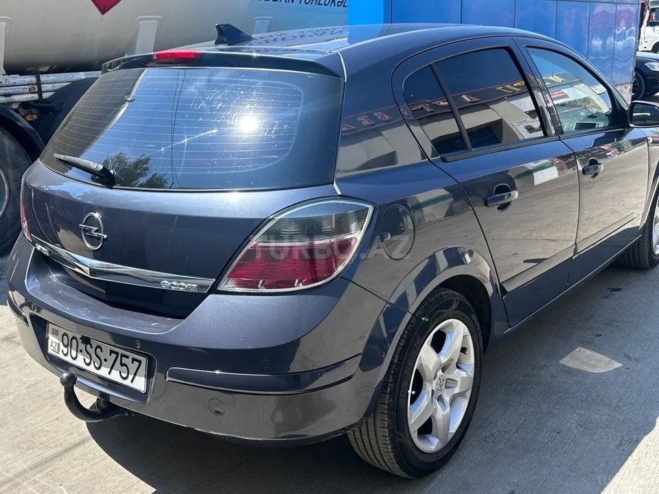 Opel Astra — фото 2/4