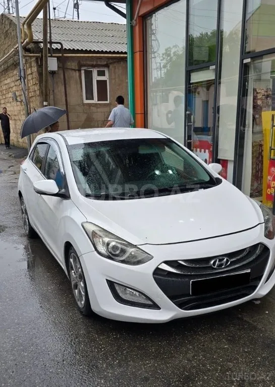 Hyundai i30 — фото 1/4