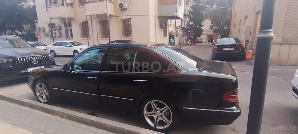 Mercedes E 220 — фото 3/4