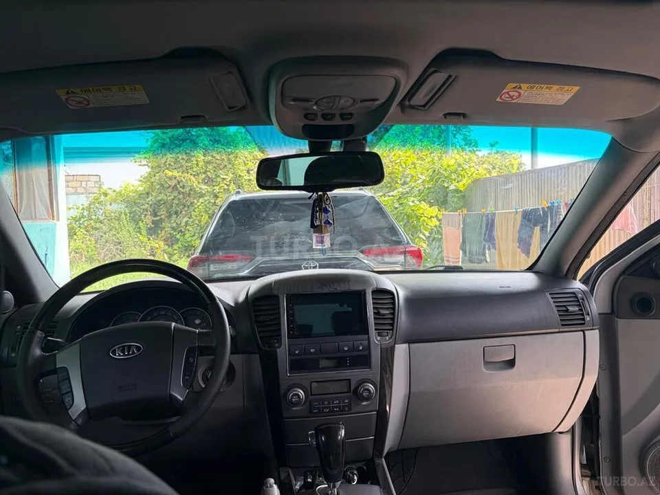 Kia Sorento — фото 4/4