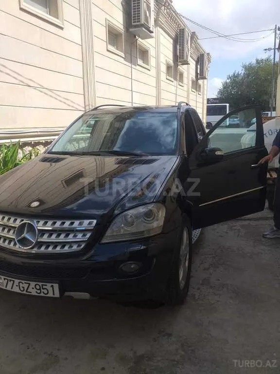 Mercedes ML 350 4MATIC — фото 1/4