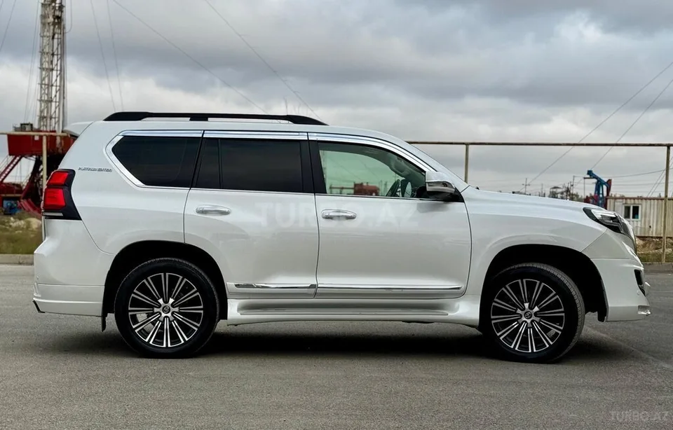Toyota Land Cruiser Prado — фото 2/4