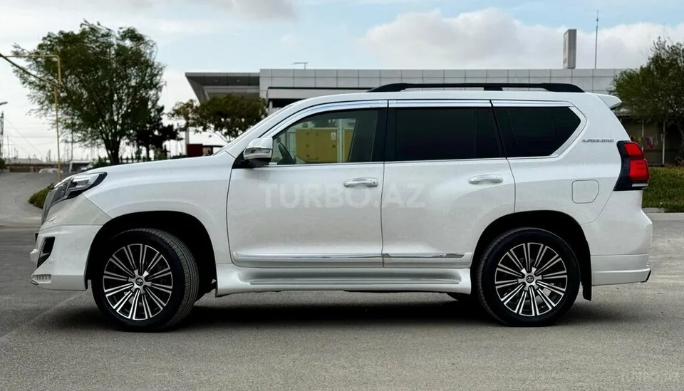Toyota Land Cruiser Prado — фото 3/4