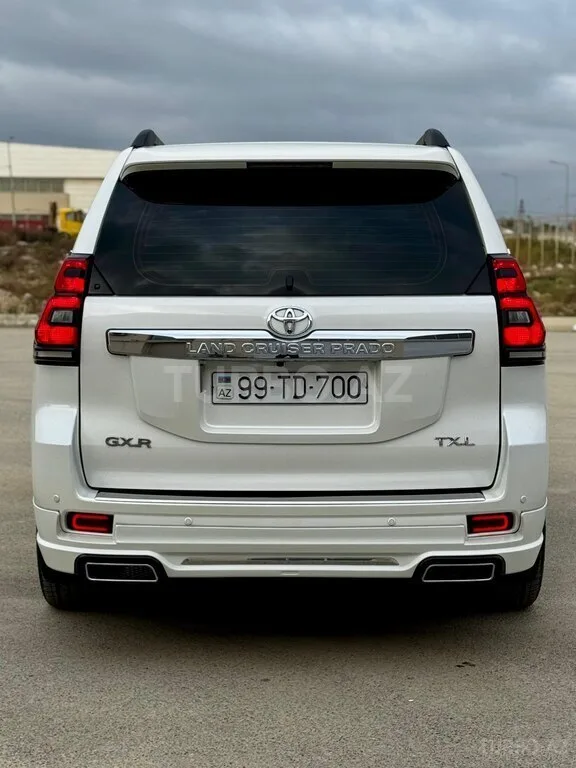 Toyota Land Cruiser Prado — фото 4/4