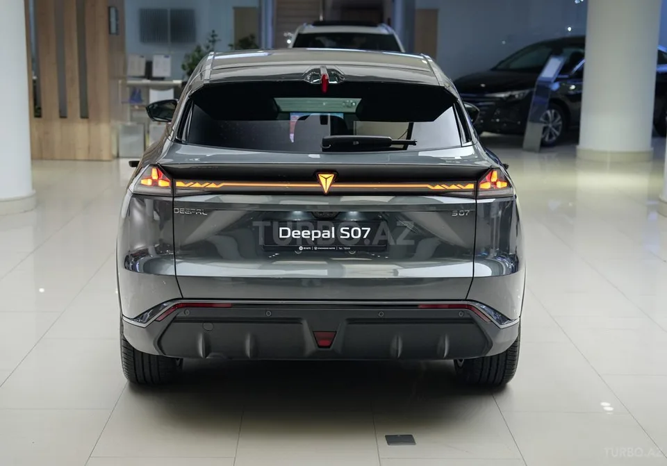 Changan Deepal S07 — фото 4/4