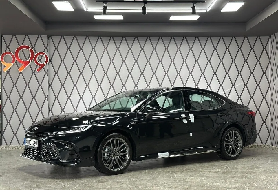 Toyota Camry — фото 3/4