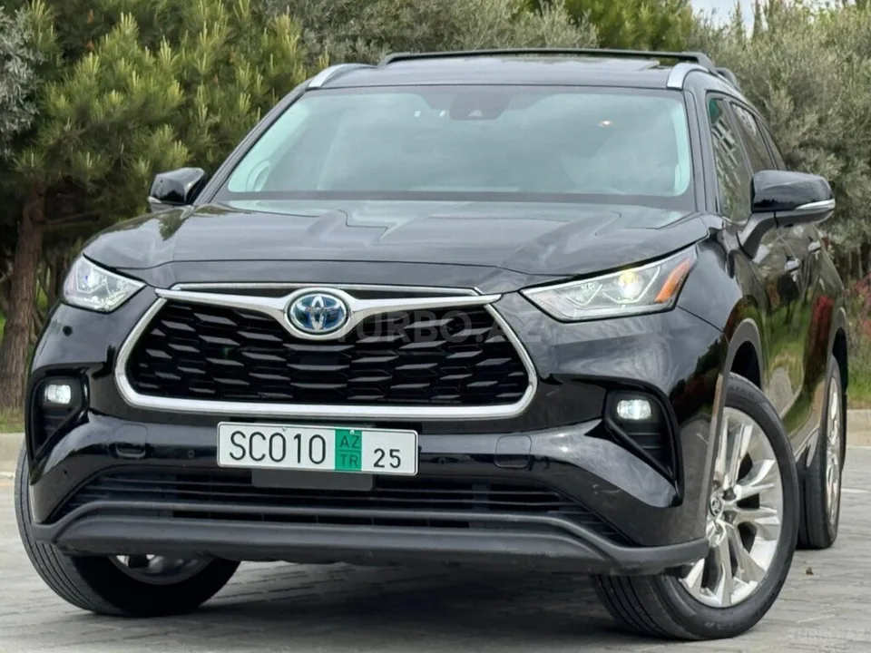 Toyota Highlander — фото 1/4
