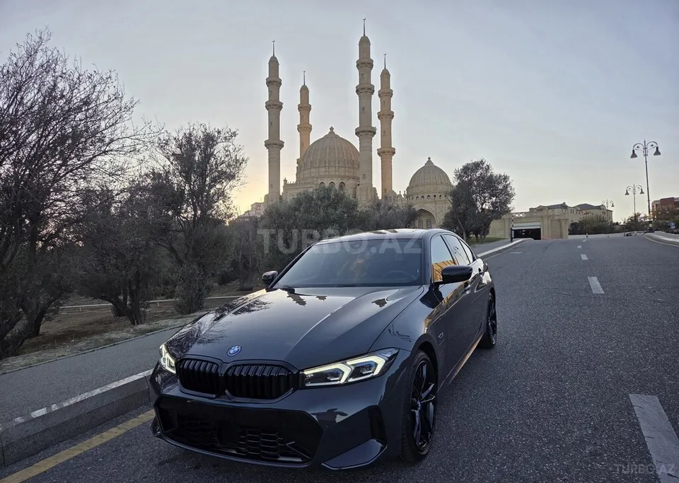 BMW 330e — foto 1/4
