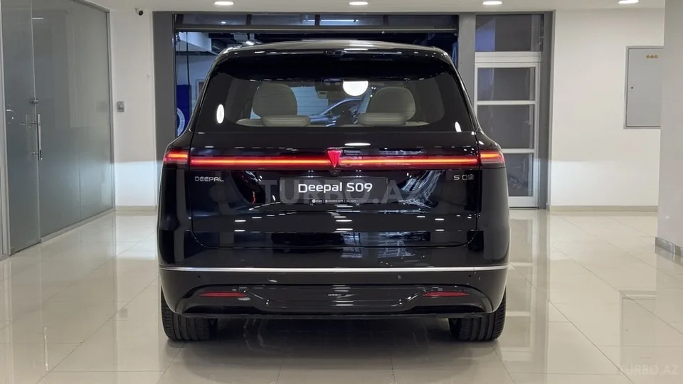 Changan Deepal S09 — фото 3/4