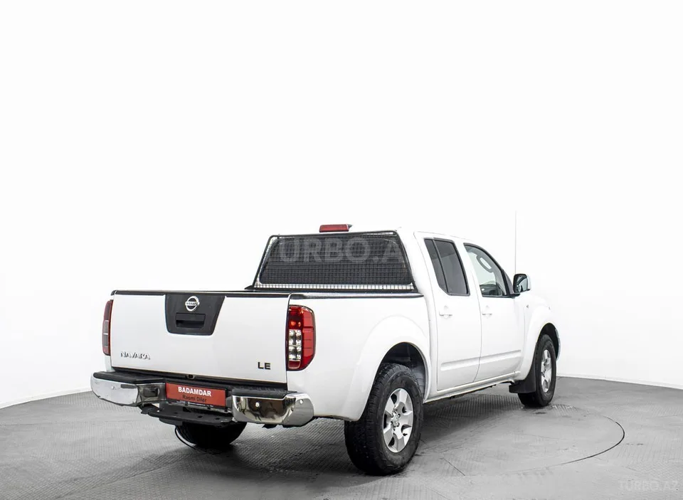 Nissan Navara — фото 4/4